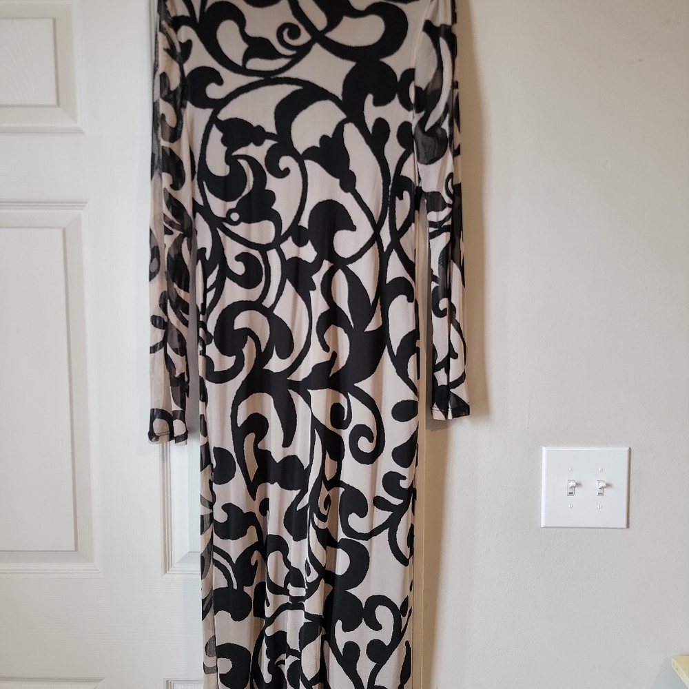 Elegant Black and Cream Maxi Dress with Ornate Damask Design